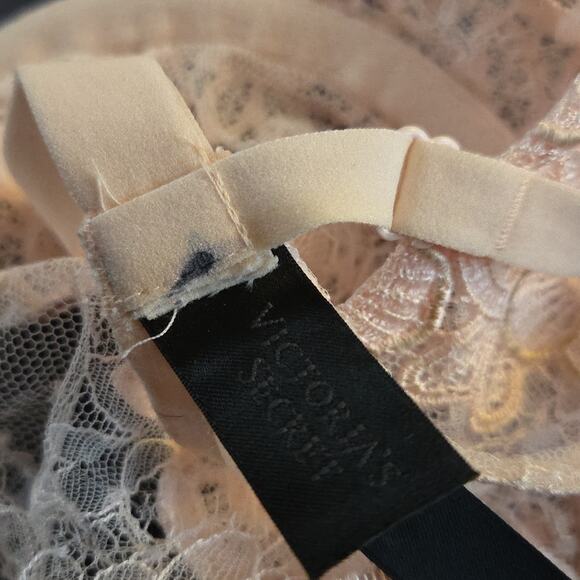 Victoria's Secret Designer Collection Embroidered Pale Pink & Gold Lace 36B Bra - Picture 6 of 6